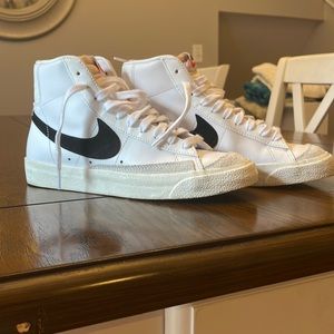 Womens nike blazers. Size 7.5. Black/white